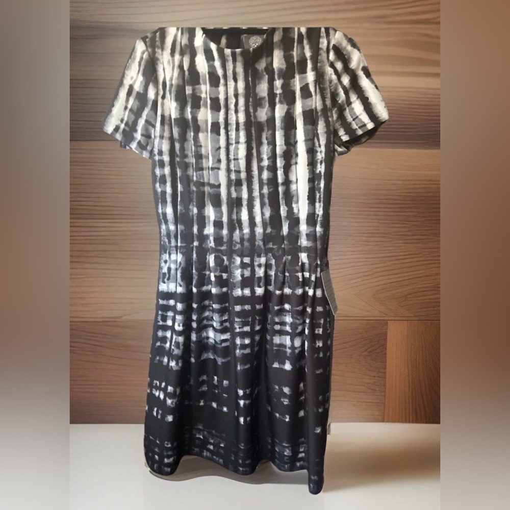 Vincent Camuto Black & White Tie-Dye Pattern Short Sleeve Dress